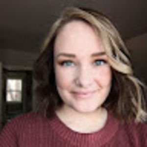 Meet your Posher, Adrienne